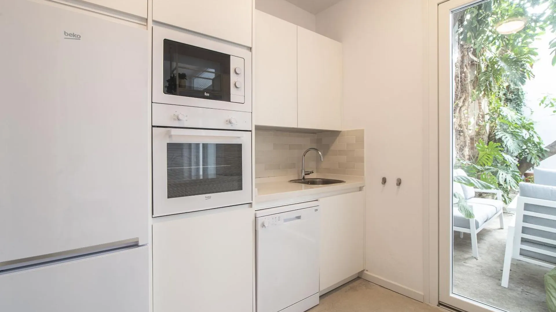 Estepona 2Br Townhouse In Centre