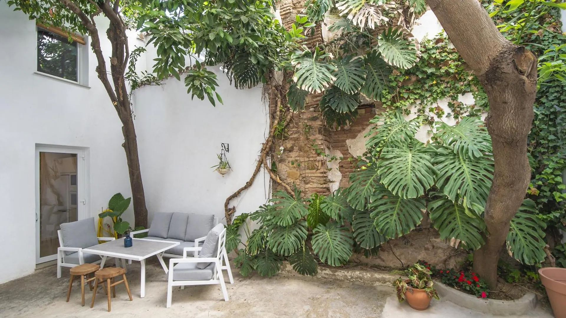 Estepona 2Br Townhouse In Centre